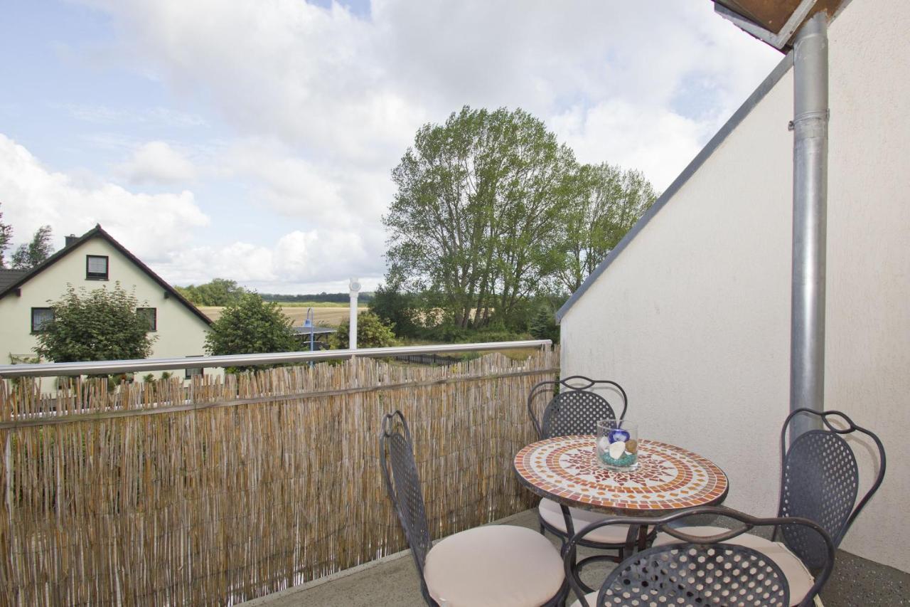Strandnahe 2-Raum-Ferienwohnung Mit Balkon - Strandhaus Moenchgut Fewo 10 Lobbe Buitenkant foto