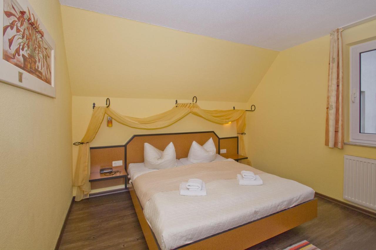 Strandnahe 2-Raum-Ferienwohnung Mit Balkon - Strandhaus Moenchgut Fewo 10 Lobbe Buitenkant foto