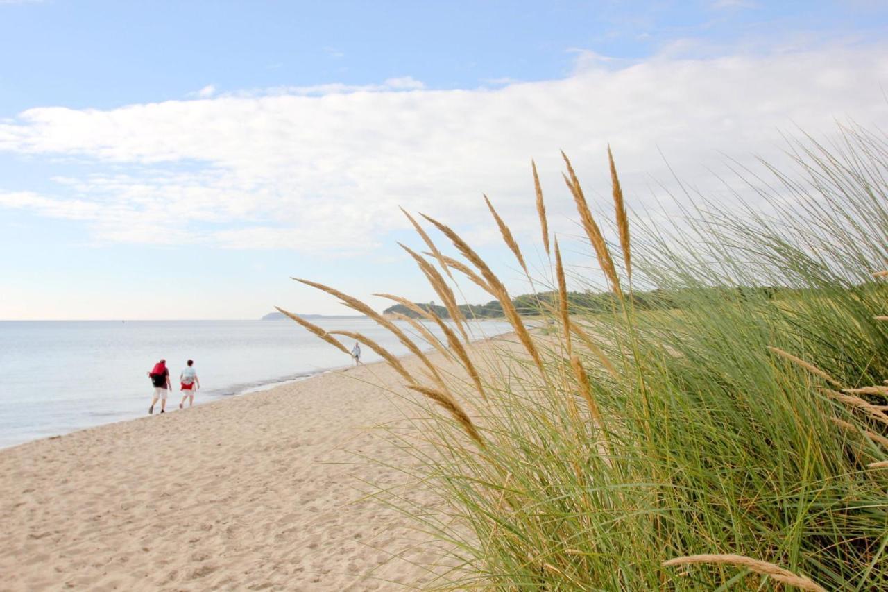 Strandnahe 2-Raum-Ferienwohnung Mit Balkon - Strandhaus Moenchgut Fewo 10 Lobbe Buitenkant foto