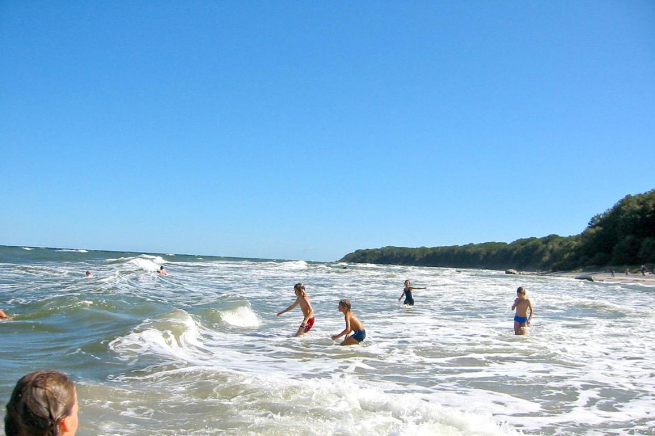 Strandnahe 2-Raum-Ferienwohnung Mit Balkon - Strandhaus Moenchgut Fewo 10 Lobbe Buitenkant foto